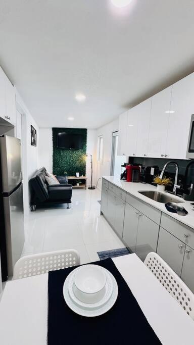Conociendo Miami Leilighet Hialeah Eksteriør bilde